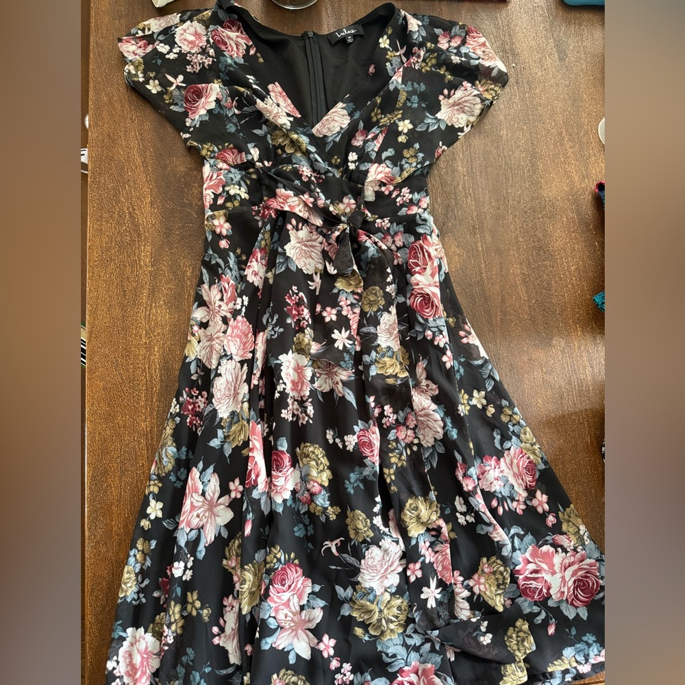 Lulu's Black Floral Midi Dress
